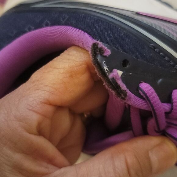 Brooks ravena running shoes size 9.5 - Picture 3 of 9